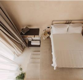 3 bedroom villa with heated pool in Noto, sleeps 6